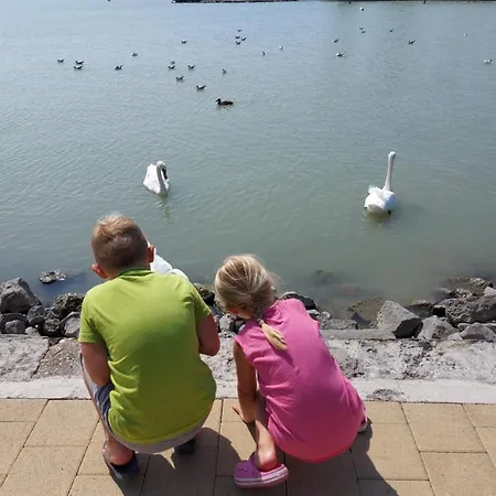 Tulipan Bungalow Camping Ferienpark Gyenesdiás