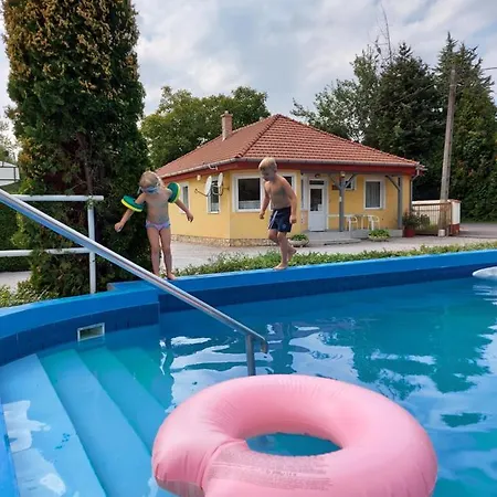 Vakantiepark Tulipan Bungalow Camping 3*