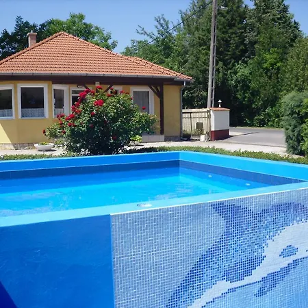 Ferienpark Tulipan Bungalow Camping Gyenesdiás