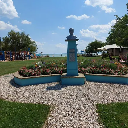 Tulipan Bungalow Camping 3* Gyenesdias