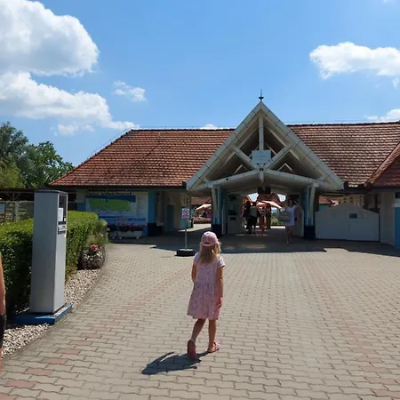 Tulipan Bungalow Camping Vakantiepark Gyenesdiás