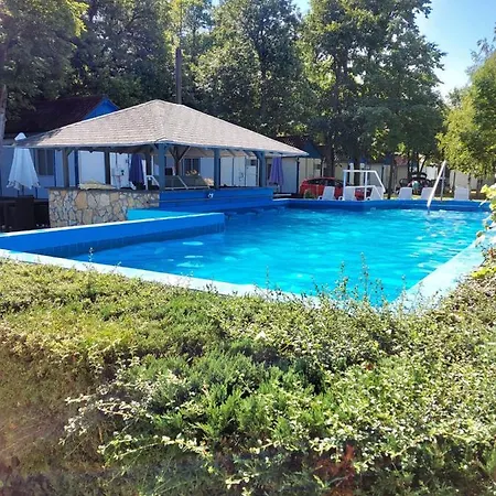 Tulipan Bungalow Camping 3* Денешдиаш