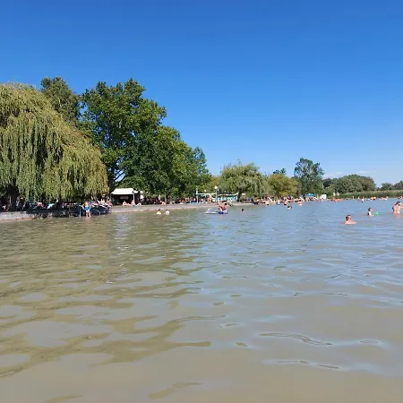 Vakantiepark Tulipan Bungalow Camping Gyenesdiás