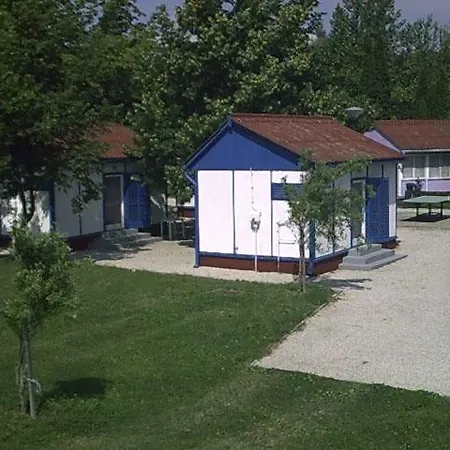 Tulipan Bungalow Camping Денешдиаш