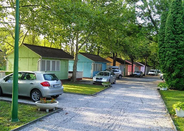 Tulipan Bungalow Camping 3*